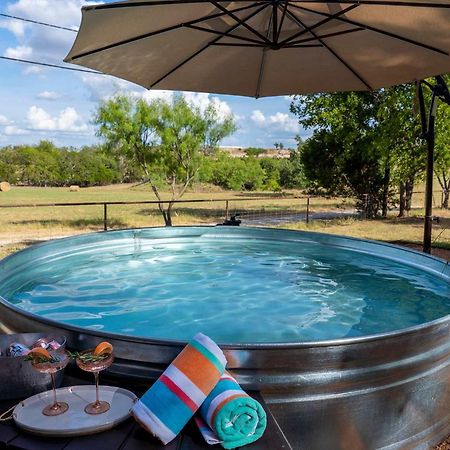 Willa Container Haus Pet Friendly With Cowboy Pool Fredericksburg Zewnętrze zdjęcie