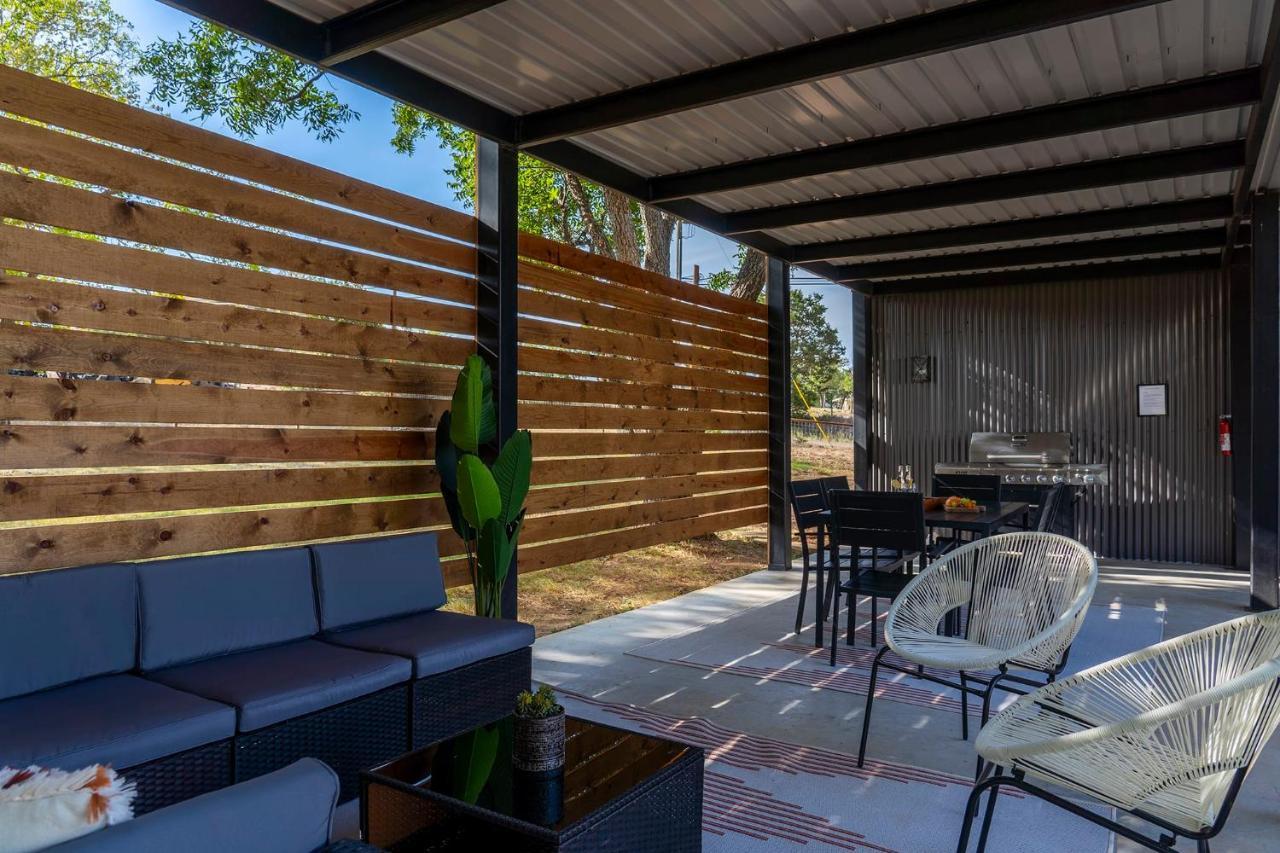 Willa Container Haus Pet Friendly With Cowboy Pool Fredericksburg Zewnętrze zdjęcie
