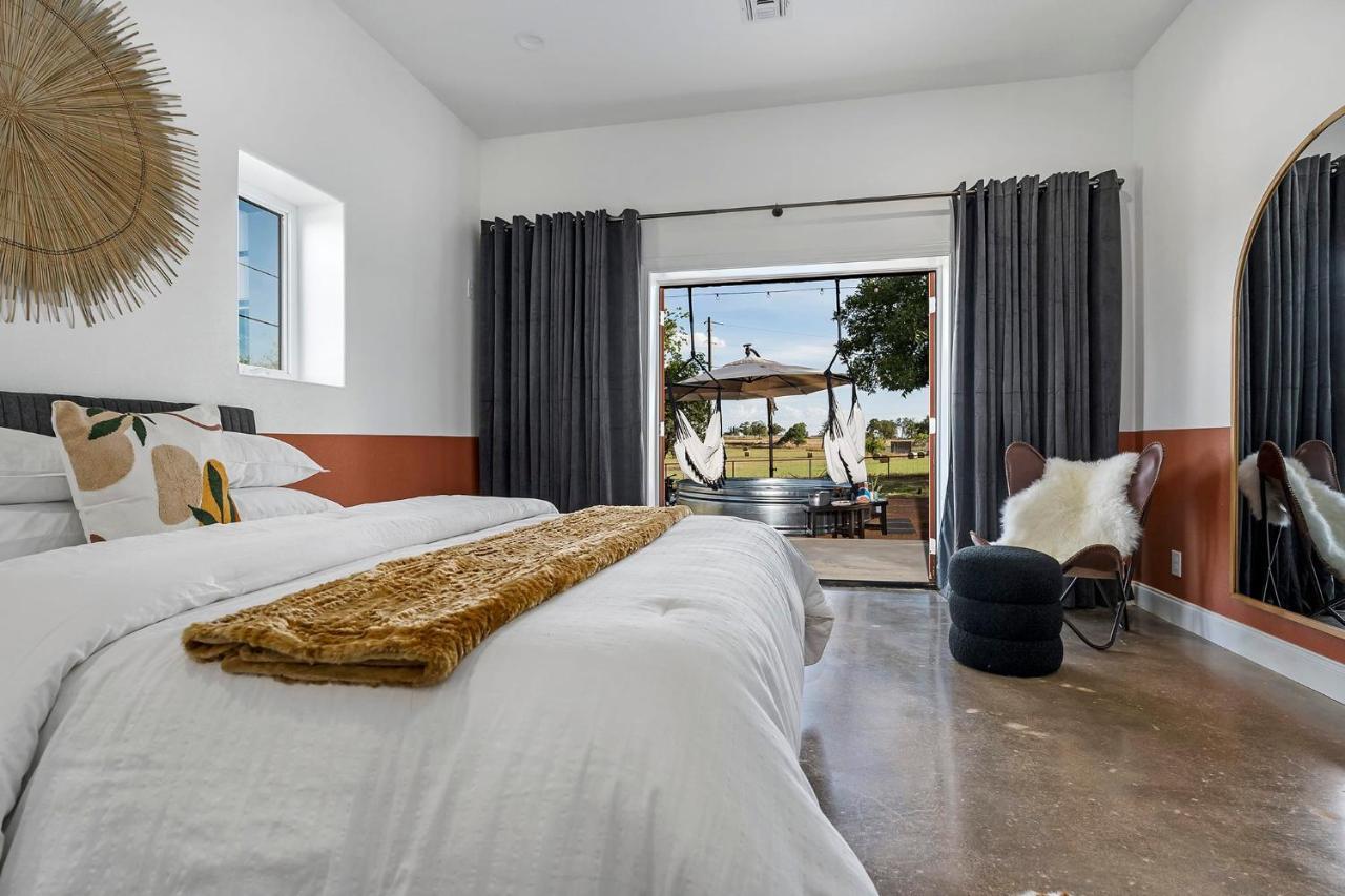 Willa Container Haus Pet Friendly With Cowboy Pool Fredericksburg Zewnętrze zdjęcie