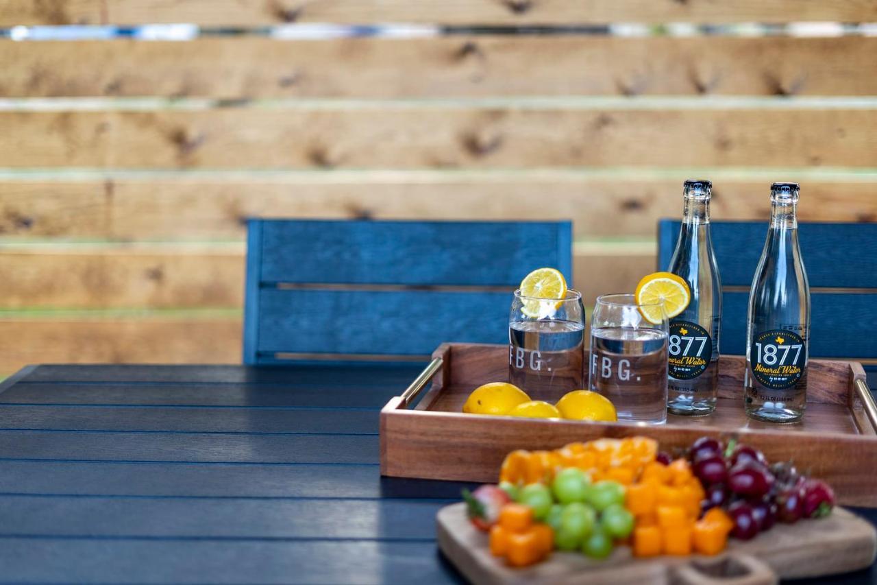 Willa Container Haus Pet Friendly With Cowboy Pool Fredericksburg Zewnętrze zdjęcie