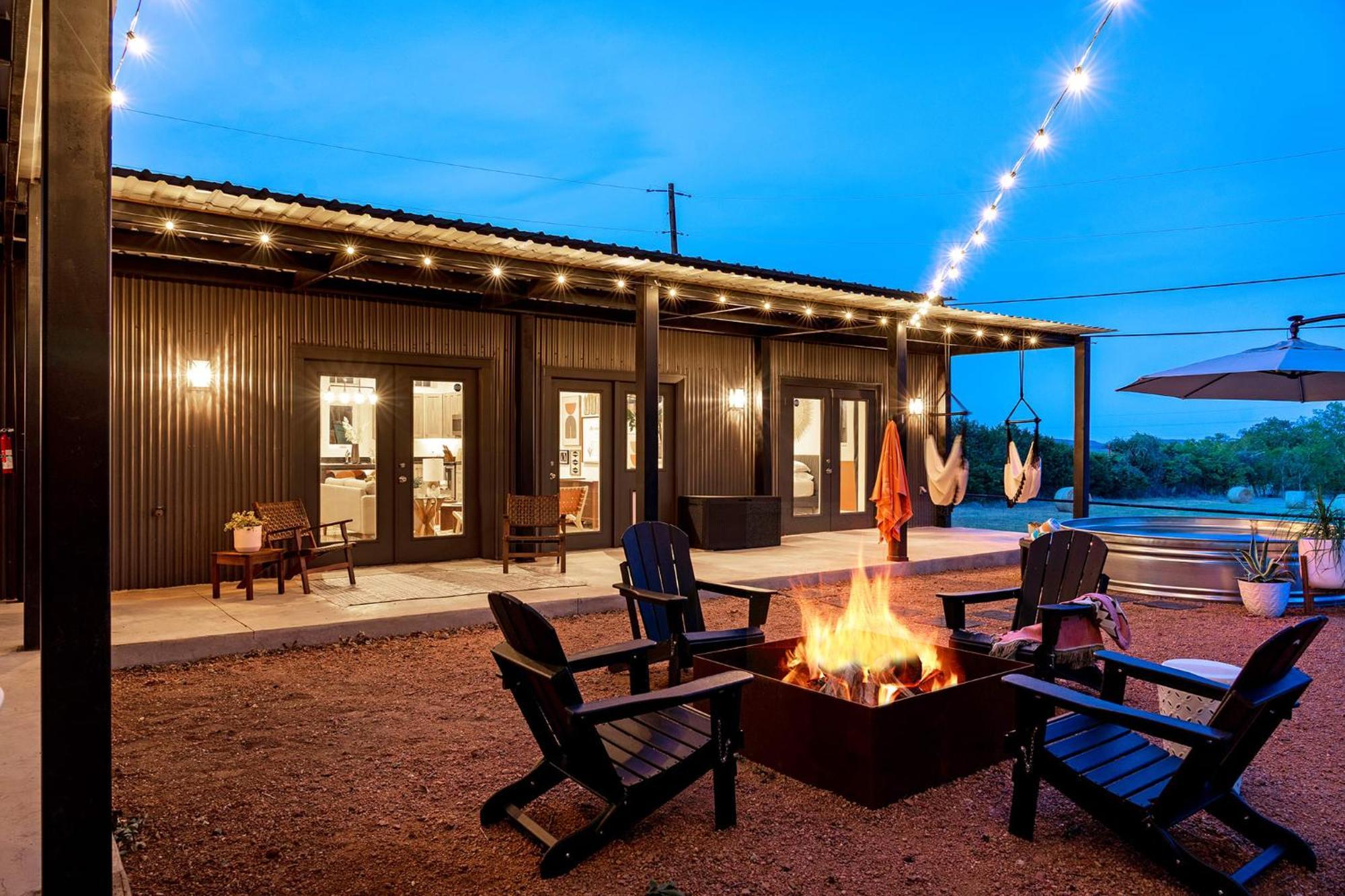 Willa Container Haus Pet Friendly With Cowboy Pool Fredericksburg Zewnętrze zdjęcie
