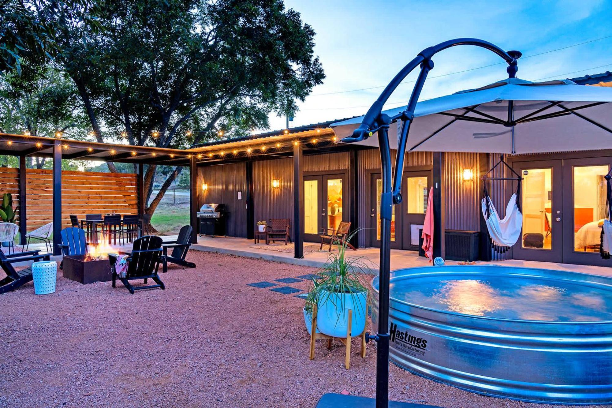 Willa Container Haus Pet Friendly With Cowboy Pool Fredericksburg Zewnętrze zdjęcie